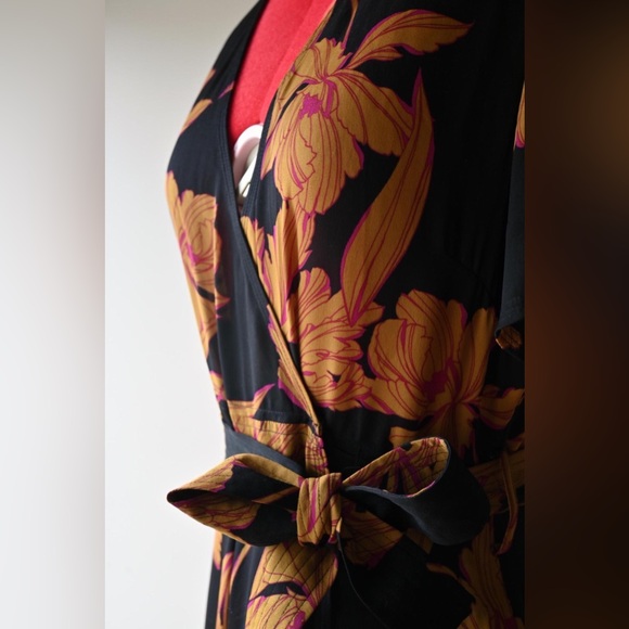 [SOLD] A.L.C Avi Dress Black Ochre Iris Print 100% Silk 1930's Revival Wrap - Picture 6 of 16